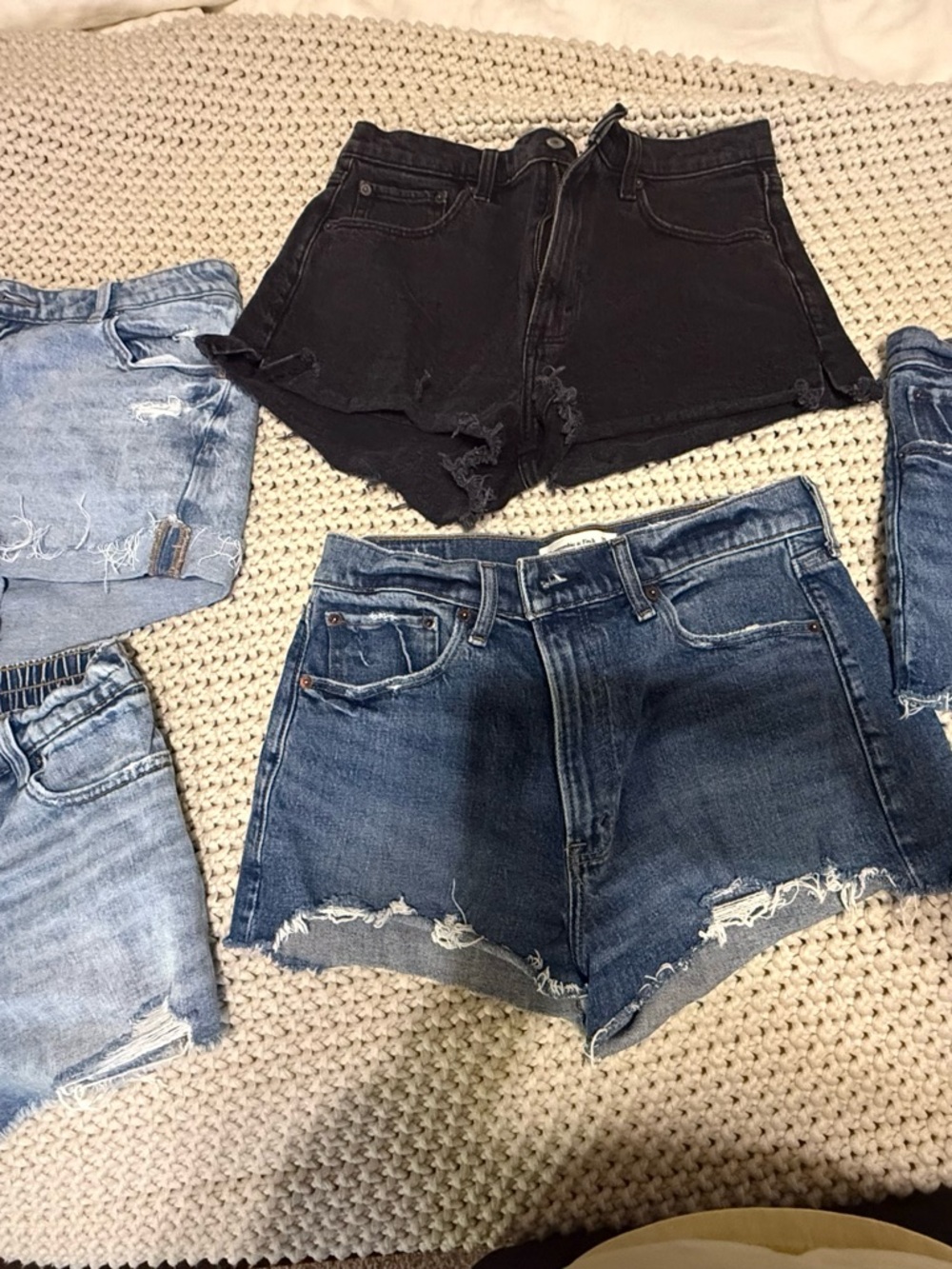 Abercrombie/American eagle mom short bundle size 6-8